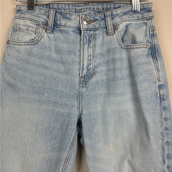 American Eagle Strigid Mom Jeans light wash sz 0 - Picture 3 of 7